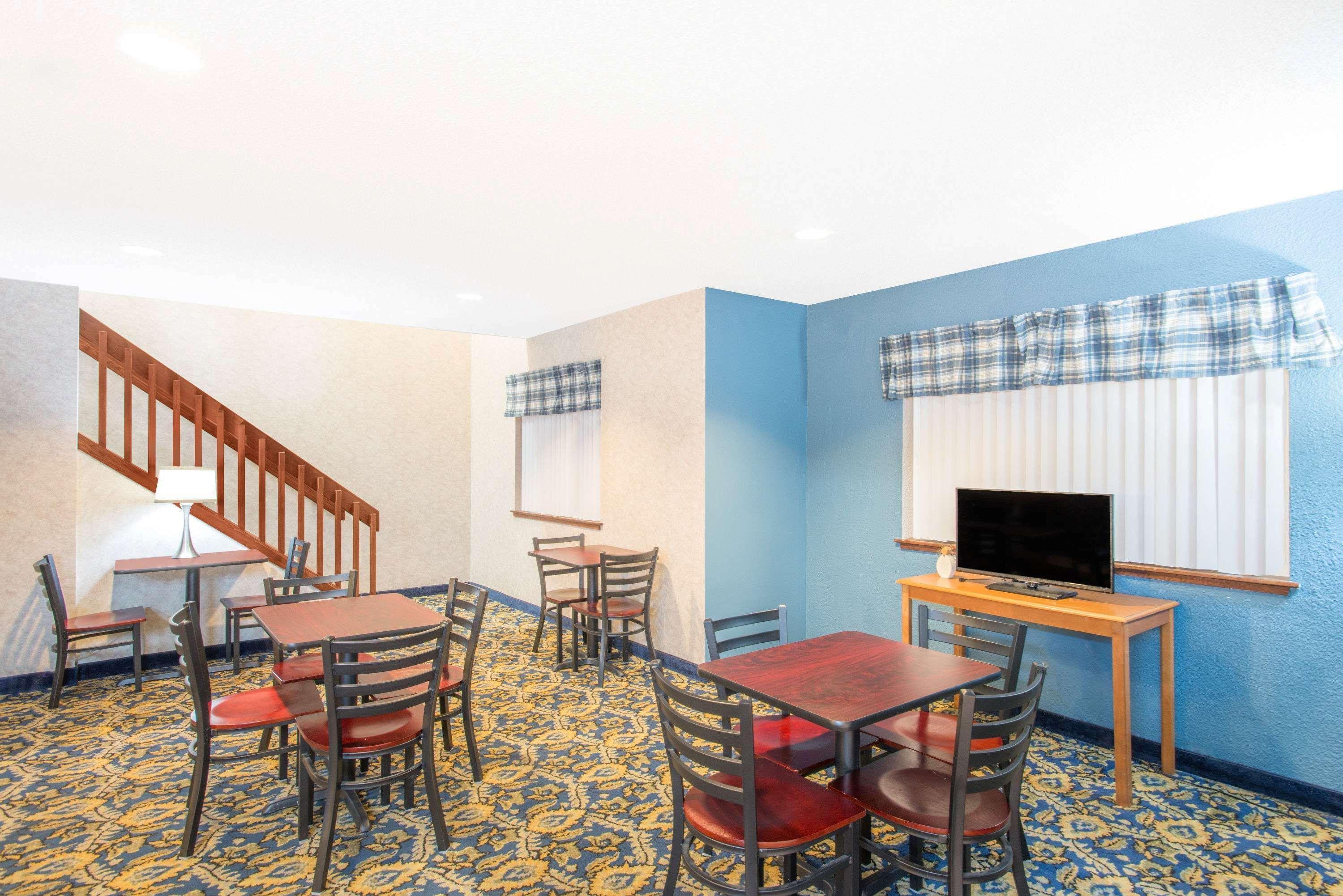 Super 8 By Wyndham Webster/Rochester Exterior foto